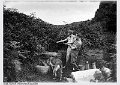 14 1932 ANNICK ET BERTRAND AU PUITS texte