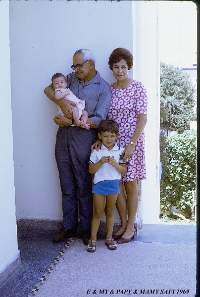 05 ERIC & MY & PAPY & MAMY SAFI 1969.jpg